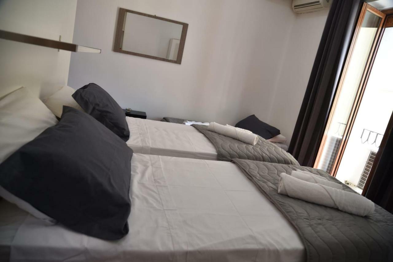 B&B Terronia Наполи Екстериор снимка